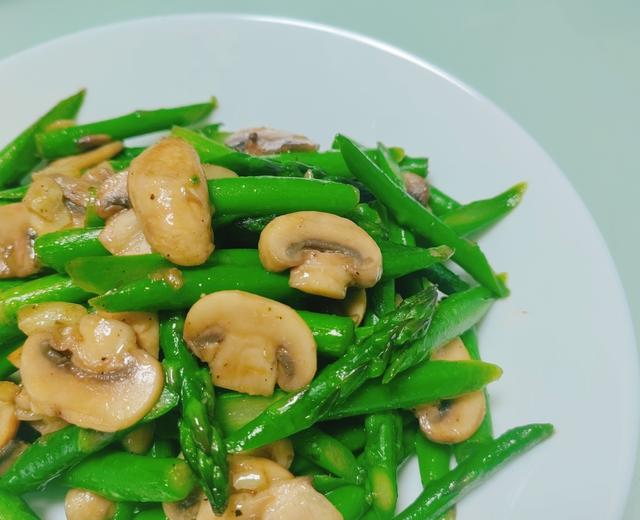 Stir-Fried Asparagus with Mushrooms